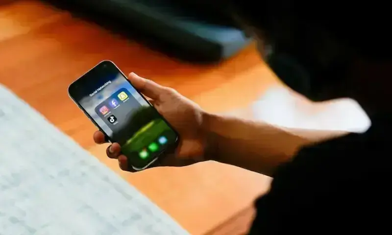 Digital connectivity and child online safety representation